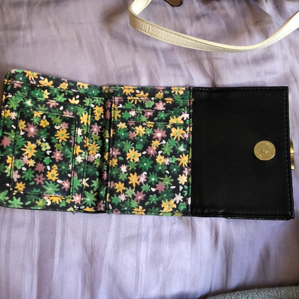 Small Wallet. Floral inside